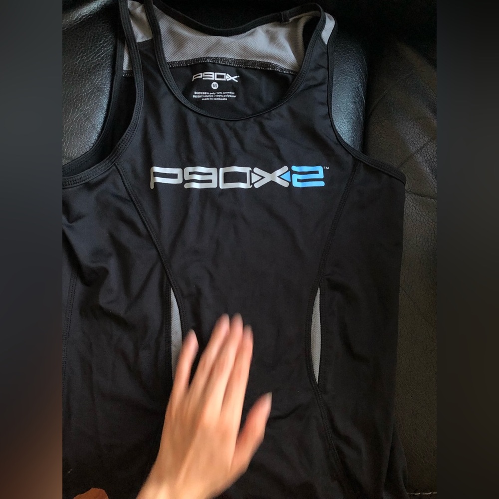 P90x 2 Women’s Black Blue Medium Tank top EUC!